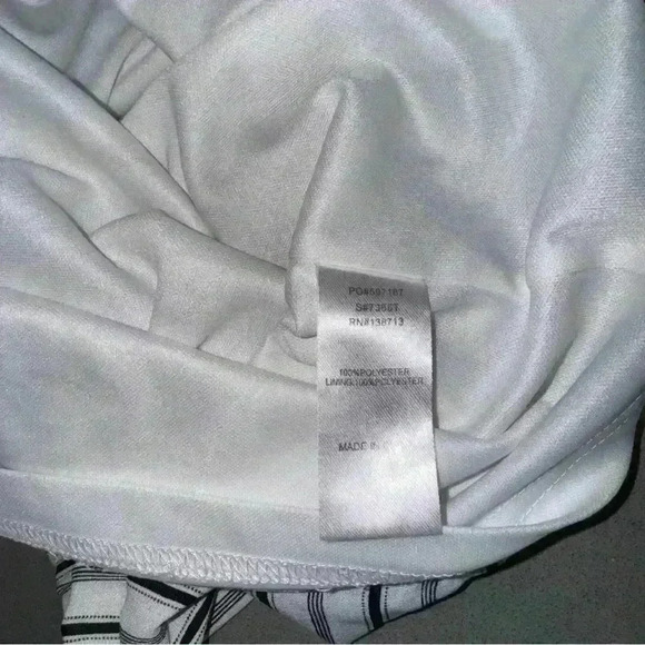 Doe & Rae off the shoulder white black stripe crop top size XS - Picture 3 of 6